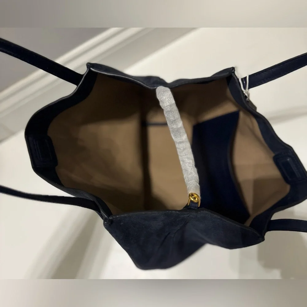 MADEWELL The Shopper Tote in Soft Grain Suede - Picture 8 of 16